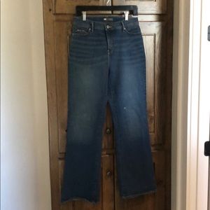 Levi’s 512 Bootcut Jeans with Pocket Detail